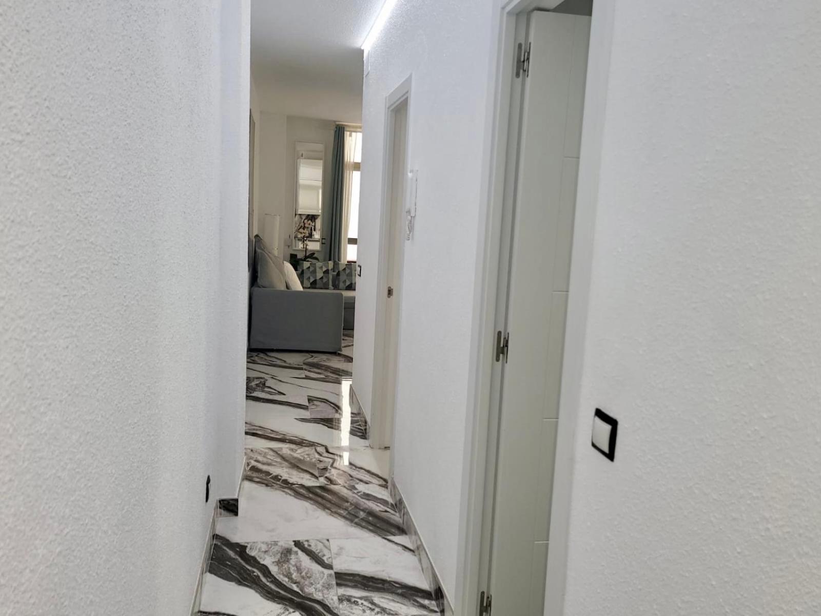 Apartment 2 Bedrooms Flat + Balcony + Parking At Canteras *